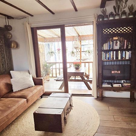 אמסטרדם House Boat Studio With Waterfront Terrace מראה חיצוני תמונה