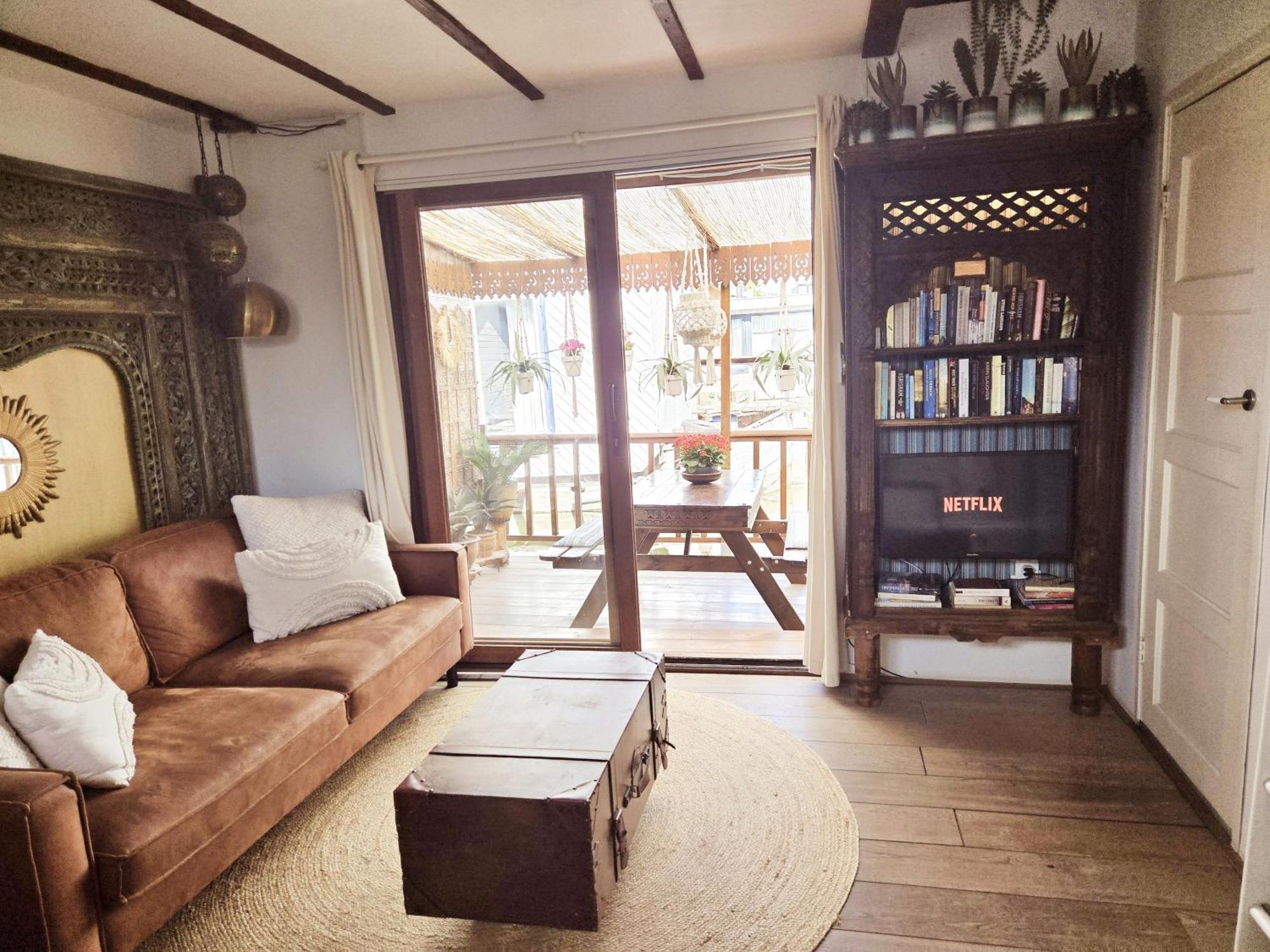 אמסטרדם House Boat Studio With Waterfront Terrace מראה חיצוני תמונה